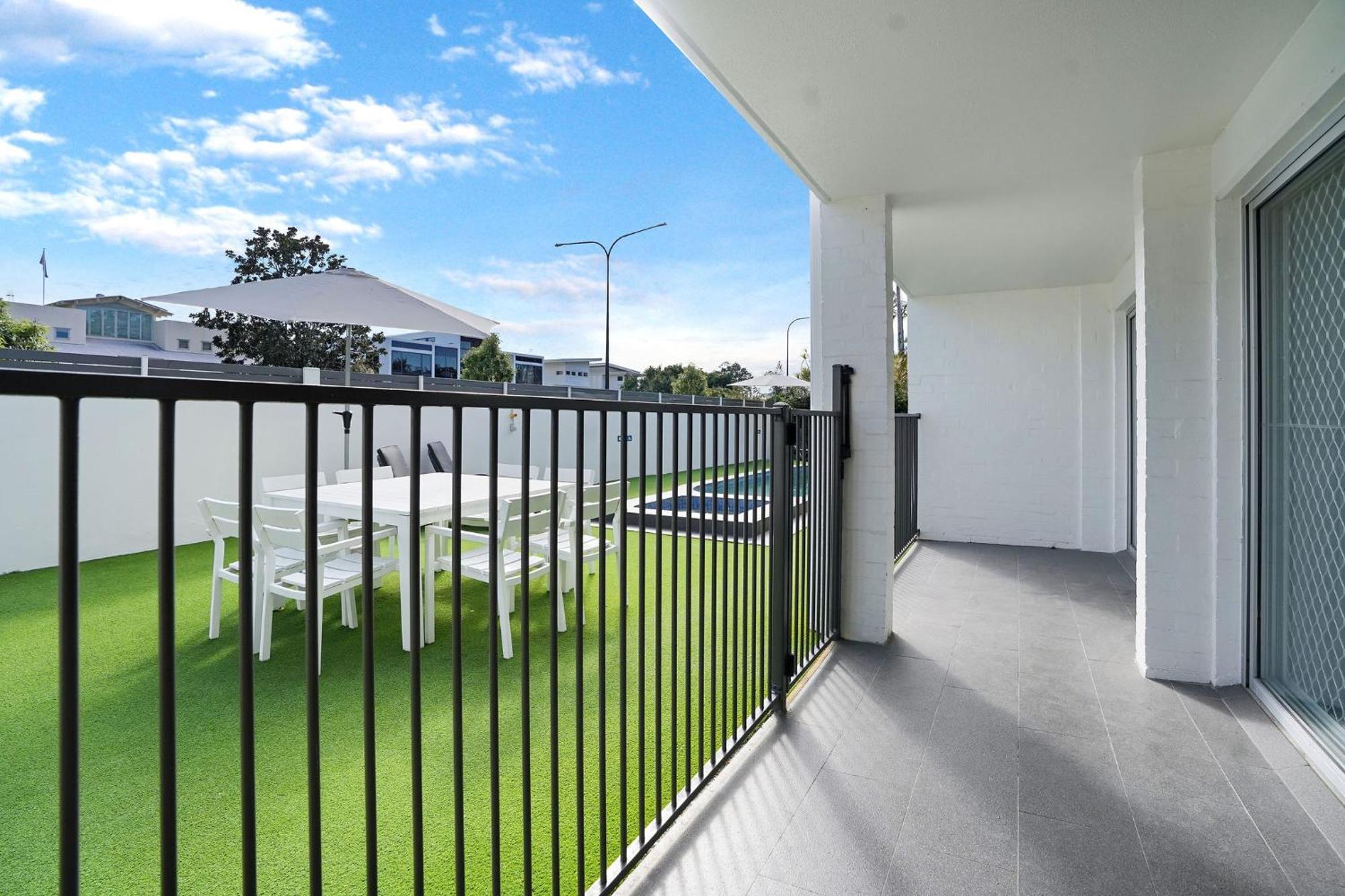 Noosa Parade Holiday Inn Стая снимка