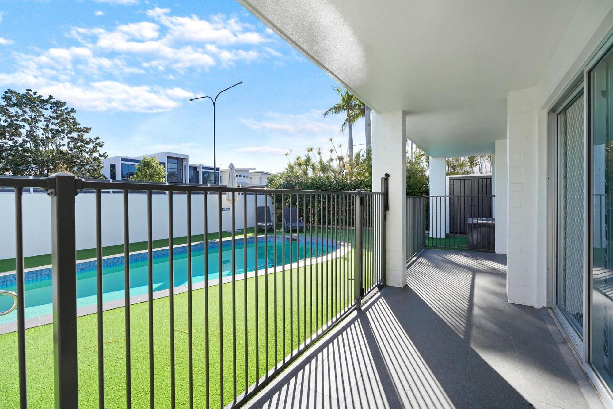 Noosa Parade Holiday Inn Екстериор снимка